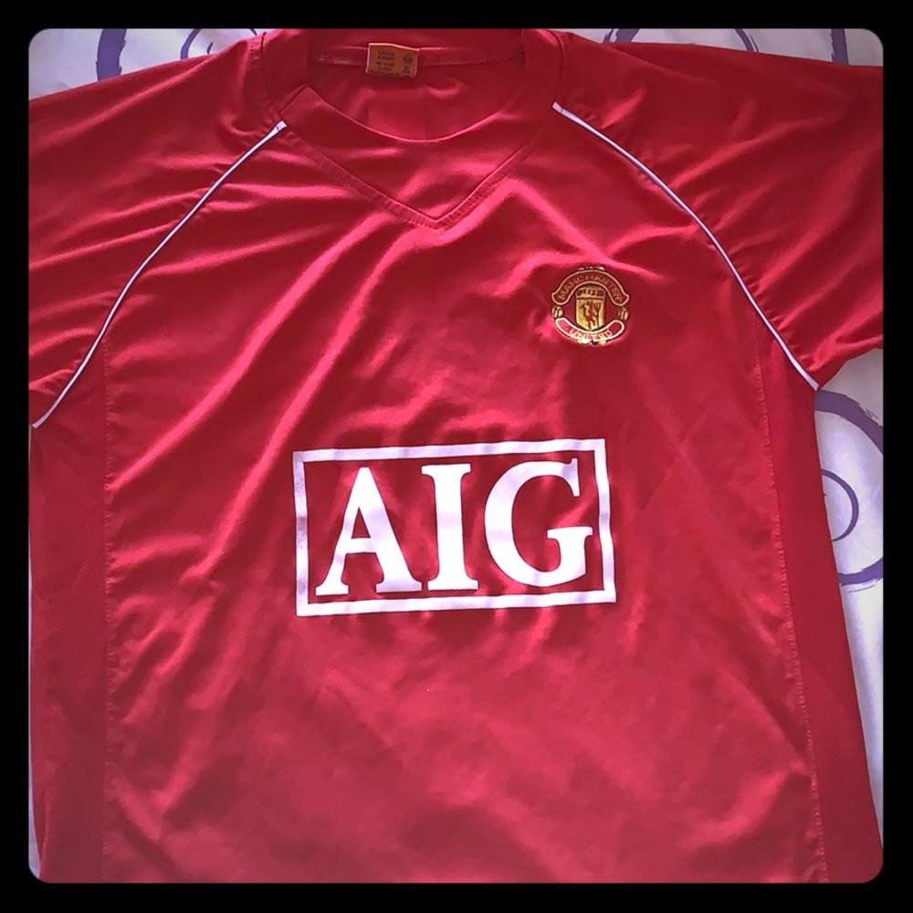 Red Manchester United Home Jersey early 2000 ‘s